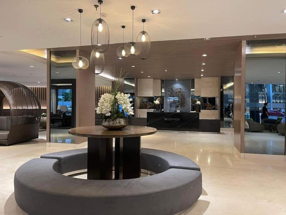 Shore 1 & 3 Residences Moa 1Br With Balcony By Darpm Manila Exterior foto